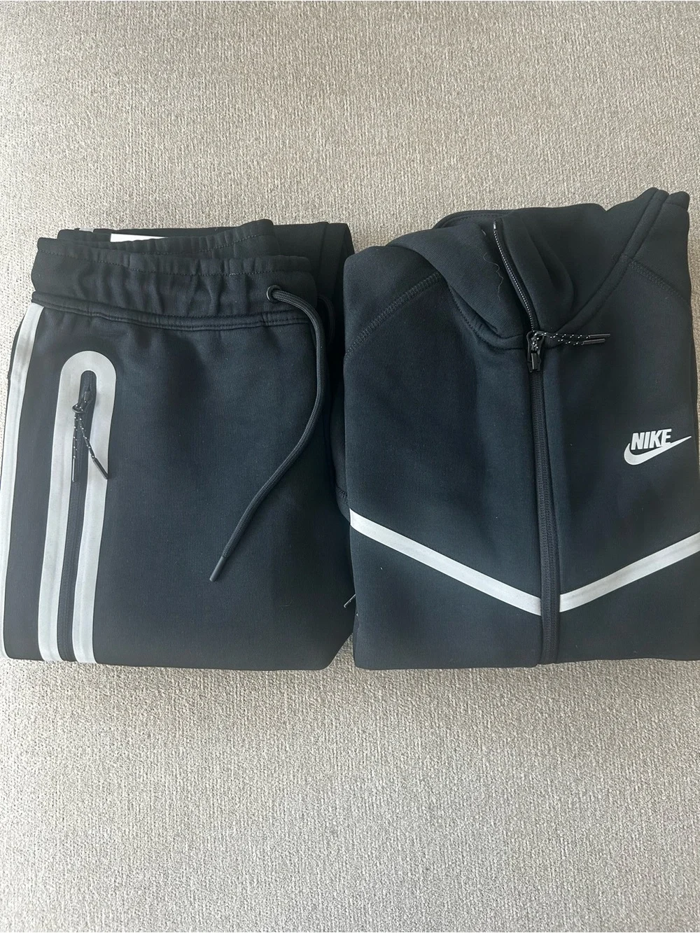 Nike Men's Black Nike Tech slim fit